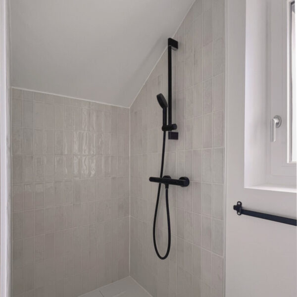 SDB Chambre sous pente - les Pins