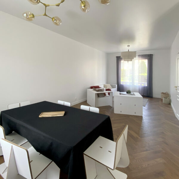 parquet massif en chêne forme chevron / baton rompu / point de hongrie