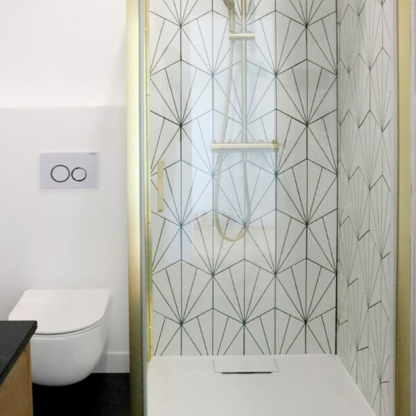 Salle de bain, salle d'eau laiton art déco - carrelage dandelion